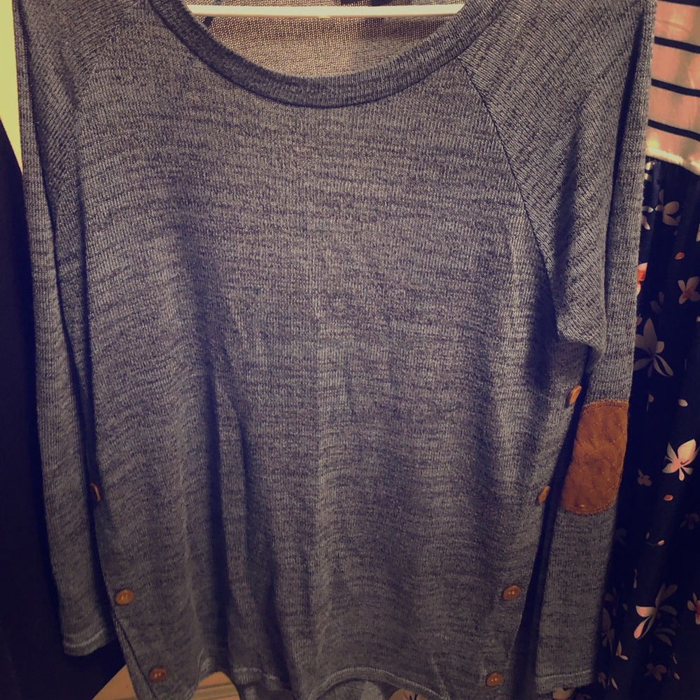 Sweet Wanderer maternity sweater size XL